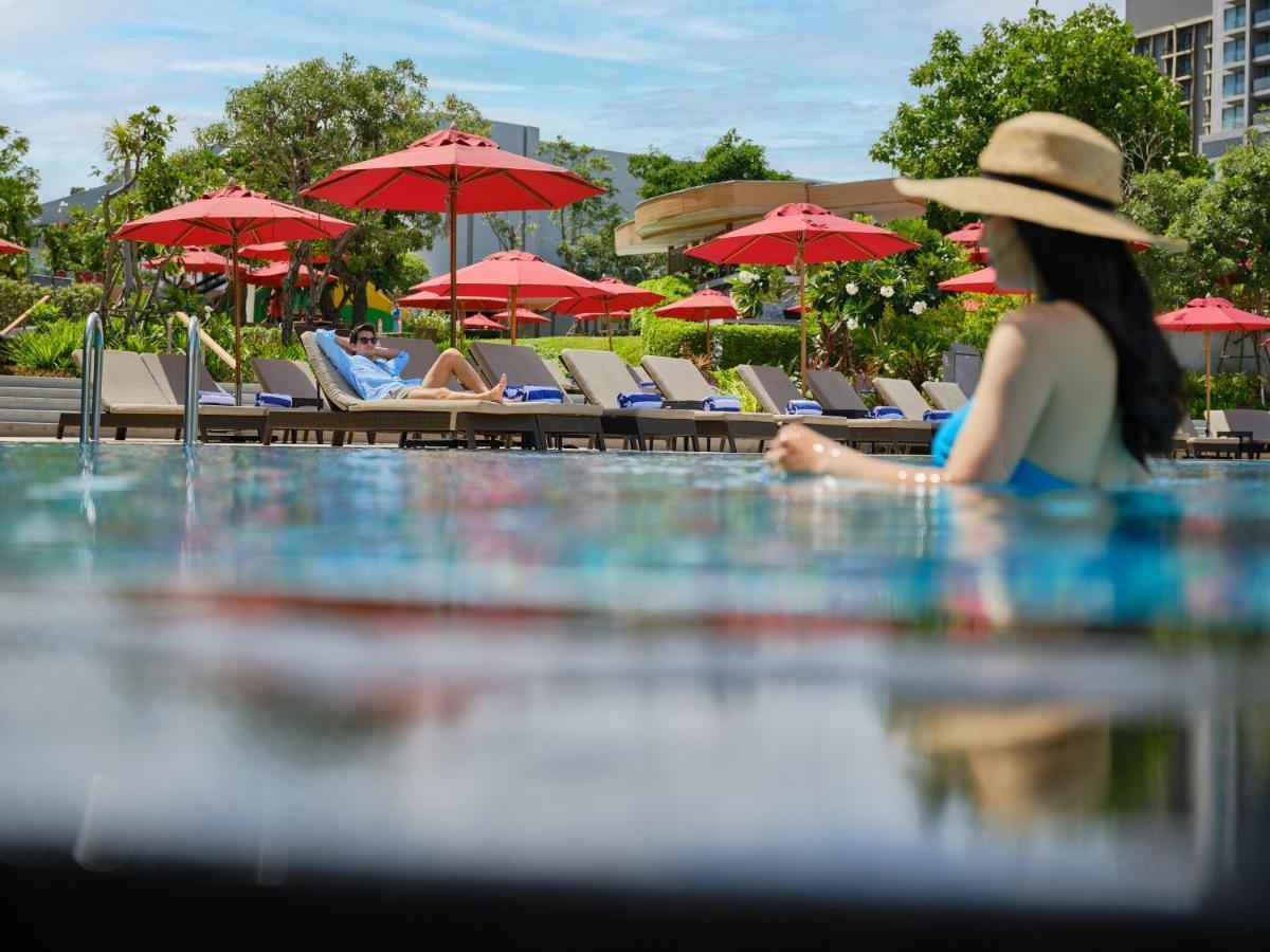 Hotel Amari Pattaya Exterior foto The pool at the hotel