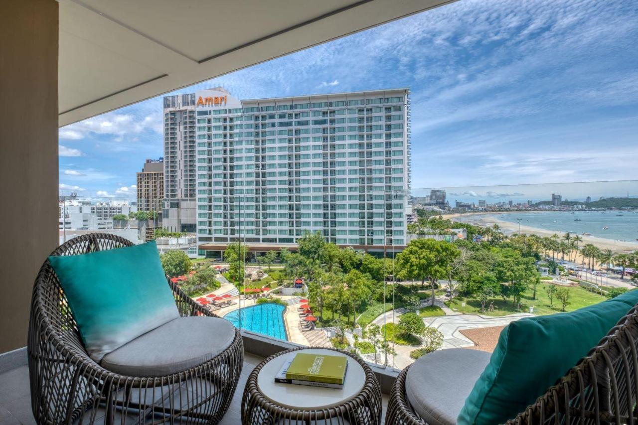 Hotel Amari Pattaya Exterior foto View of the hotel from the pool